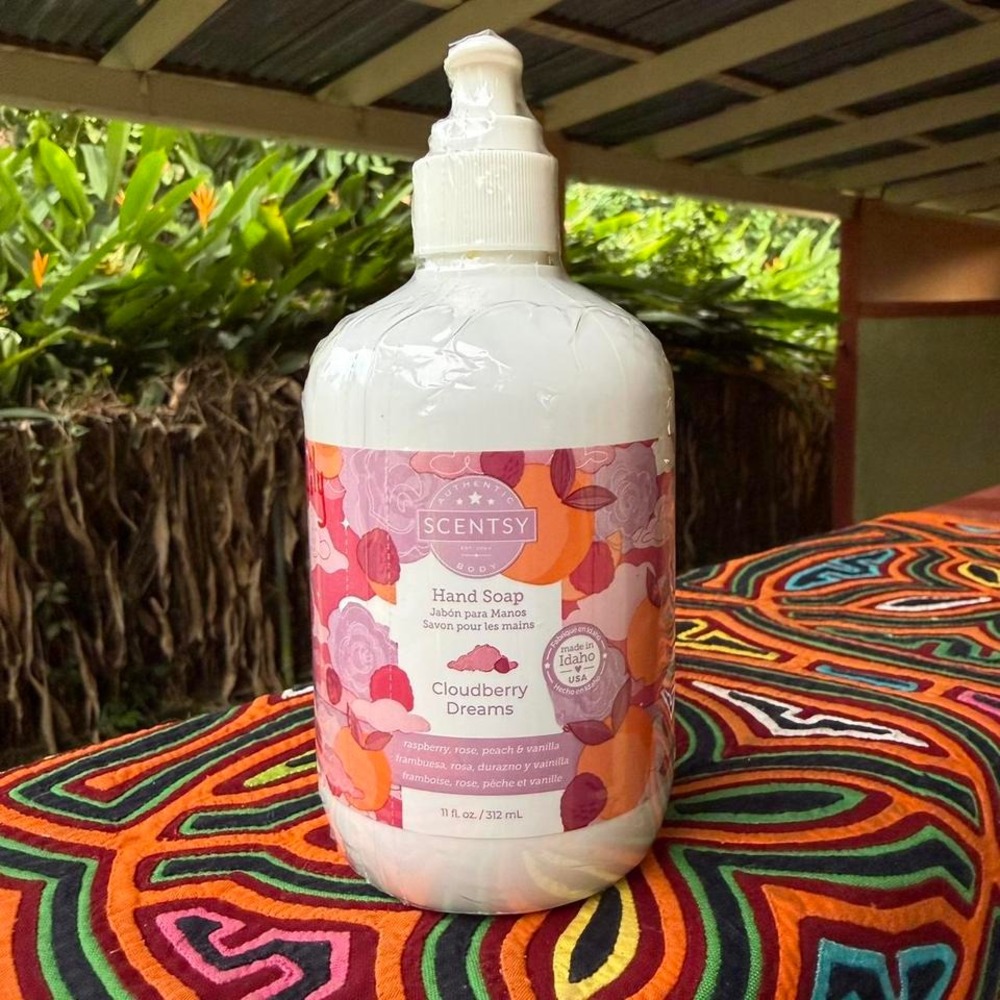 Scentsy Cloudberry Dreams hand soap‎ new sealed 11 fl oz